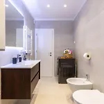 Urban Nest 아파트 *